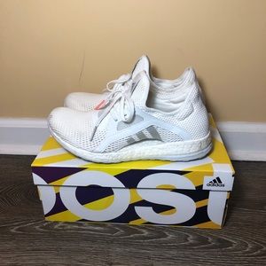 W SIZE 8 ADIDAS PUREBOOST